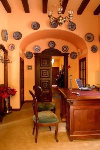 Hotel Torre Marti Sant Julia de Vilatorta Luaran gambar