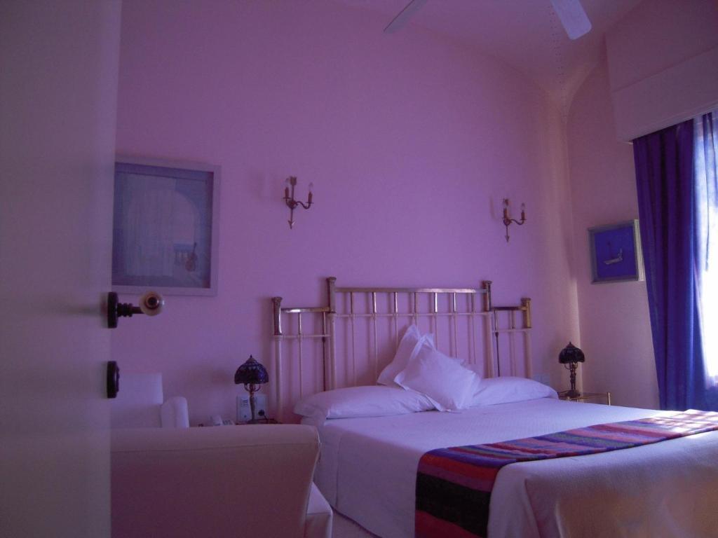 Hotel Torre Marti Sant Julia de Vilatorta Bilik gambar